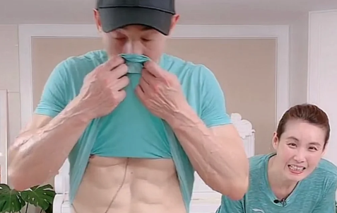 刘畊宏龙拳大腿疼正常吗