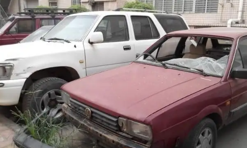 交警有权拖走僵尸车吗