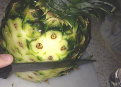 菠萝怎么削皮