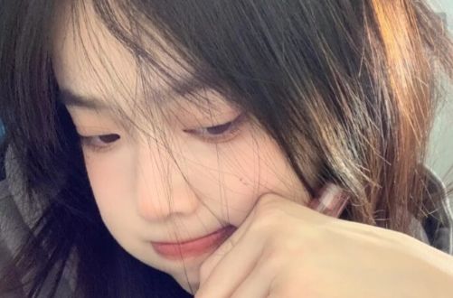 做完蛋白矫正发尾还翘吗