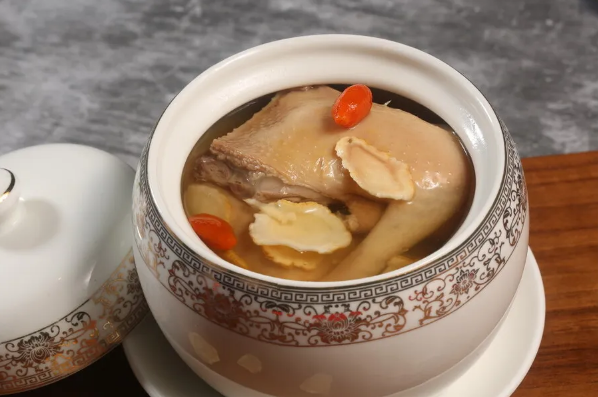 鸽子和什么一起炖汤最有营养