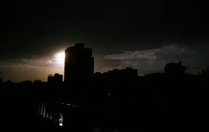 广东夏天晚上几点天黑