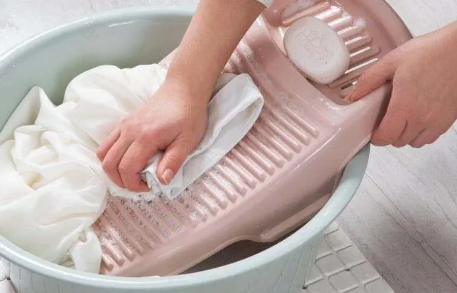 衣服上有油渍怎么清洗最有效