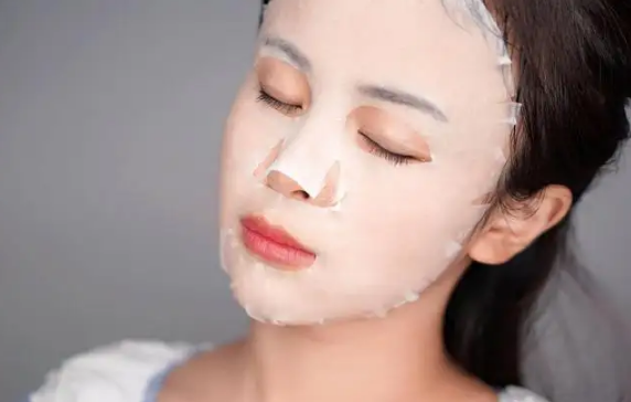 生理盐水敷脸会烂脸吗