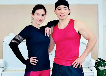 刘畊宏健身操用穿运动鞋吗