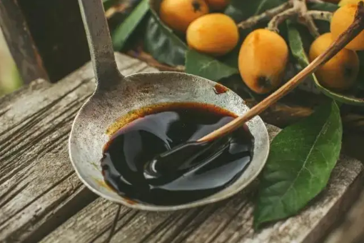 熬枇杷膏要放枇杷叶吗