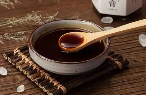 熬枇杷膏可以用铁锅熬吗