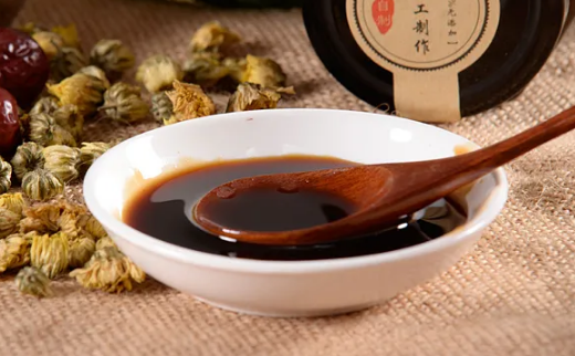 熬枇杷膏是大枇杷好还是小枇杷好