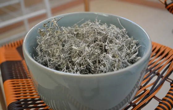 莓茶上的白霜能一起泡水喝可以吗