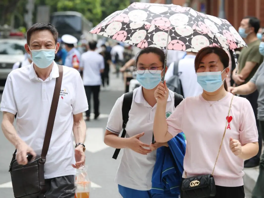 除了耐克还有哪些衣服适合在高考的时候穿