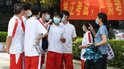 2022高考是一科目一换座位吗