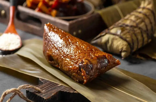 肉粽子用生肉还是熟肉好吃