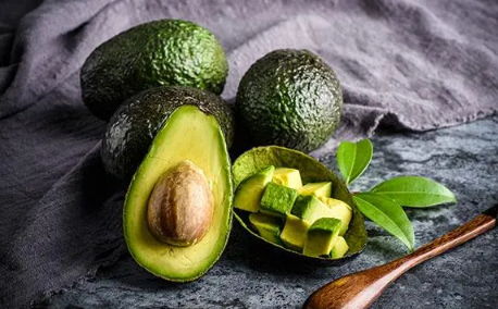 牛油果买回来硬的能吃吗