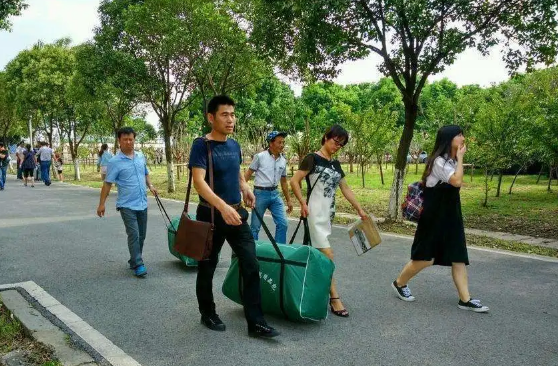 2022大学生暑假回家隔离需要自费吗