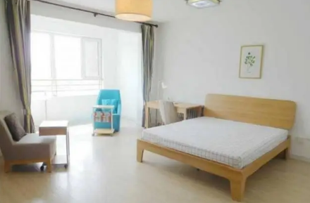 房子卖了租客不搬算哪方违约没签合同