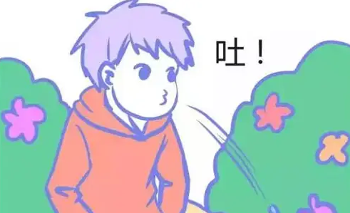 为啥一看见我就朝我吐痰