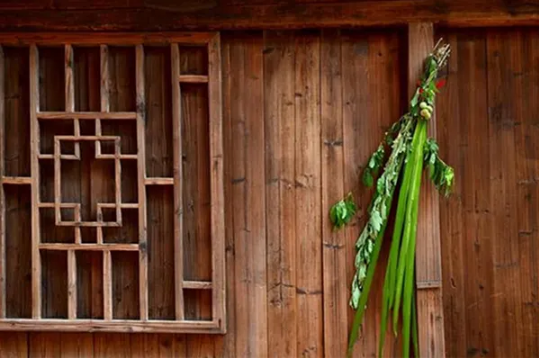 端午节艾草挂哪里好