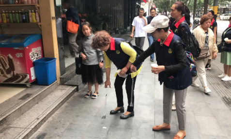 为什么有那么多人随地吐痰