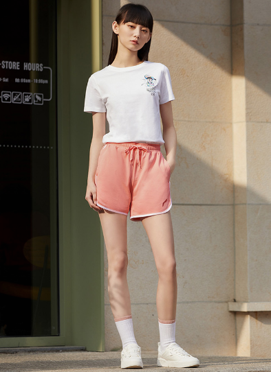 运动短裤买正好的还是大一号的