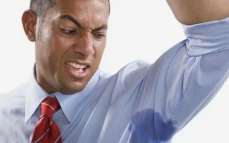 腋下起皮屑是怎么回事