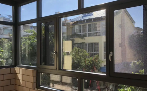 低楼层封阳台用多厚断桥铝