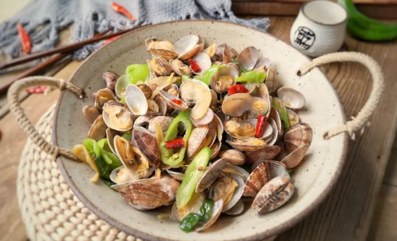 花甲里面有沙子吃了会结石吗