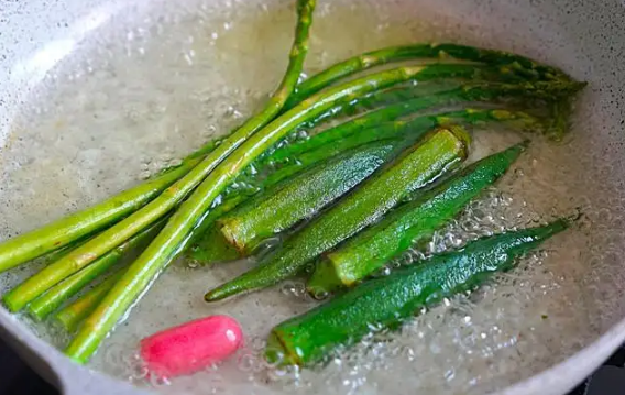 秋葵焯水要去掉蒂子吗