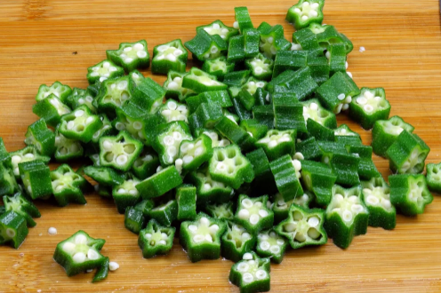 秋葵能切开焯水吗