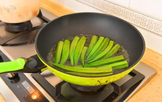 秋葵是焯水后再切还是切之后再焯水