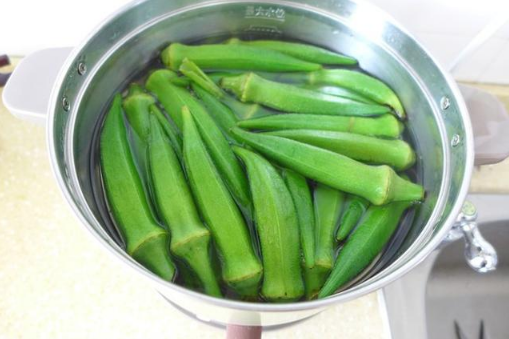 秋葵是焯水后再切还是切之后再焯水