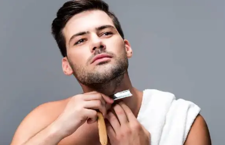 刮胡子要顺着刮还是逆着刮