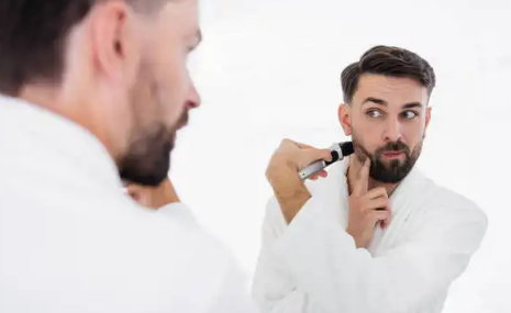 刮胡子要顺着刮还是逆着刮