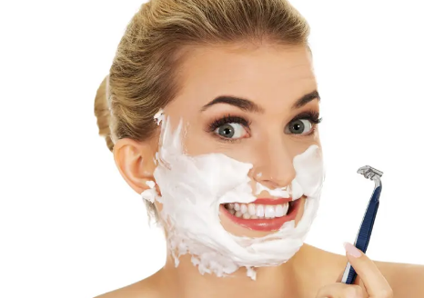 女孩子用刮眉刀可以刮胡子吗