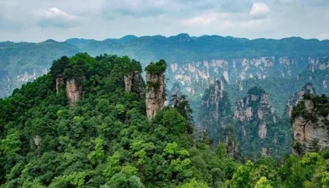 张家界自由行好还是跟团