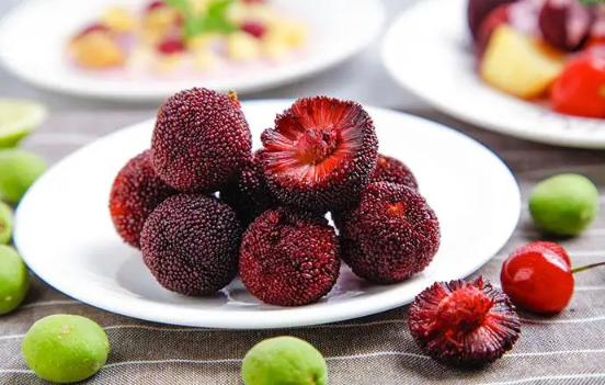 一次吃一斤杨梅会怎么样