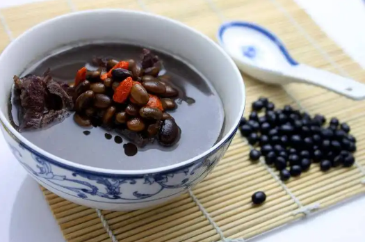 生发黑豆汤夏天喝还是冬天喝