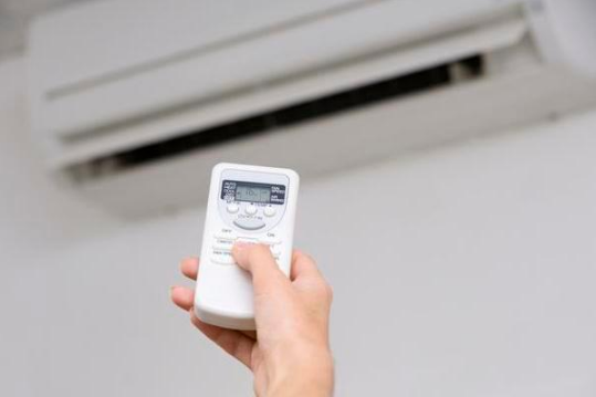 夏天空调往上吹省电还是往下吹省电