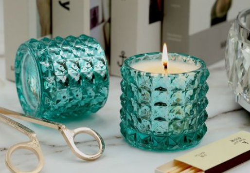 开空调点香薰蜡烛会中毒吗