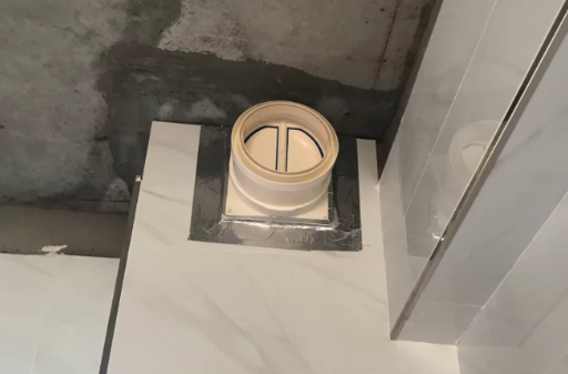 卫生间集成吊顶有止逆阀吗