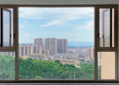 交房时物业费一定要交一年吗