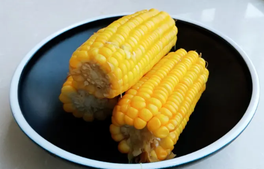 甜玉米整个水煮要煮几分钟