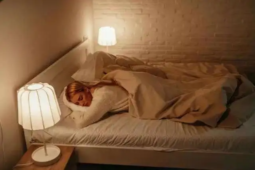 卧室有蟑螂睡觉安全吗