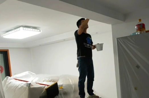 二手房翻新是刷墙还是贴壁纸