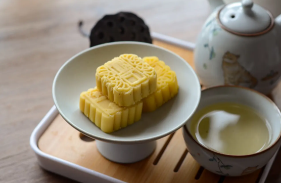 绿豆糕会解药性吗