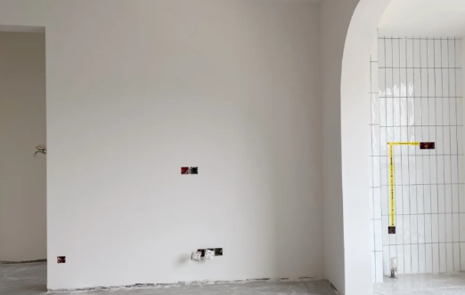 立邦珍珠白是暖白还是冷白