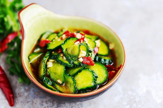 中午的凉拌黄瓜下午可以吃吗