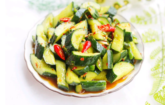 凉拌黄瓜盖上保鲜膜可以隔夜吃吗