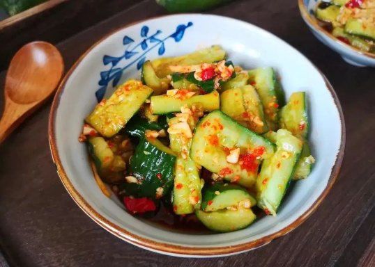 凉拌黄瓜盖上保鲜膜可以隔夜吃吗