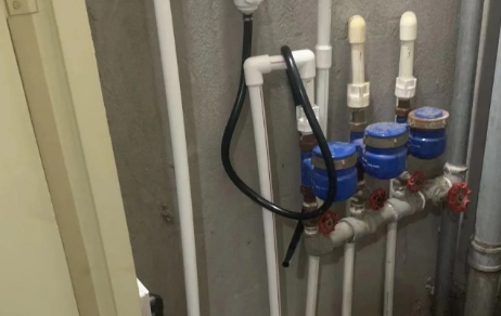 邻居家水正常我家水很小怎么回事