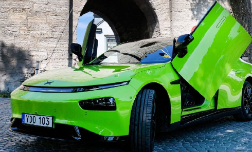 小鹏p7车门都是剪刀门吗